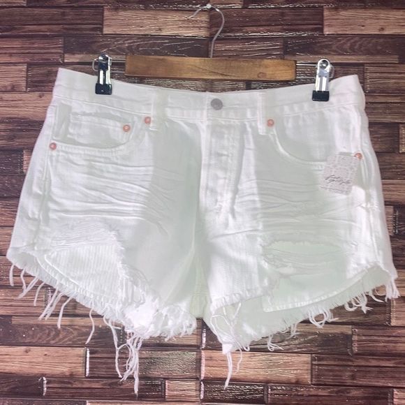 NWT Womens Free People
Loving Good Vibrations Cutoffs Spring White Shorts - Picture 4 of 15